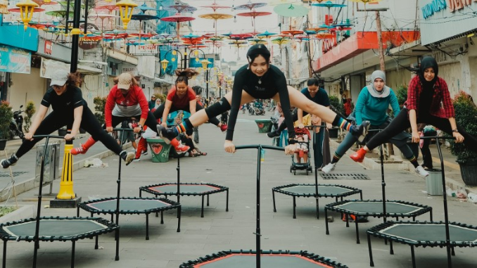 Tak Hanya Seru! Ini Dia 7 Manfaat Olahraga Trampoline Dance